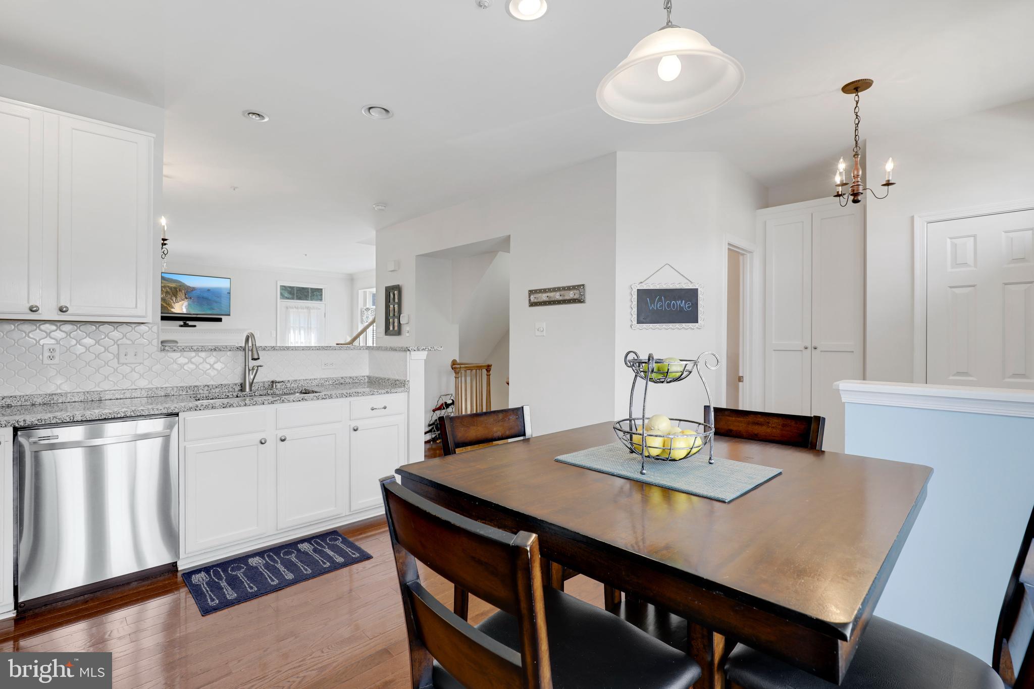 COUNTRY WALK - Residential