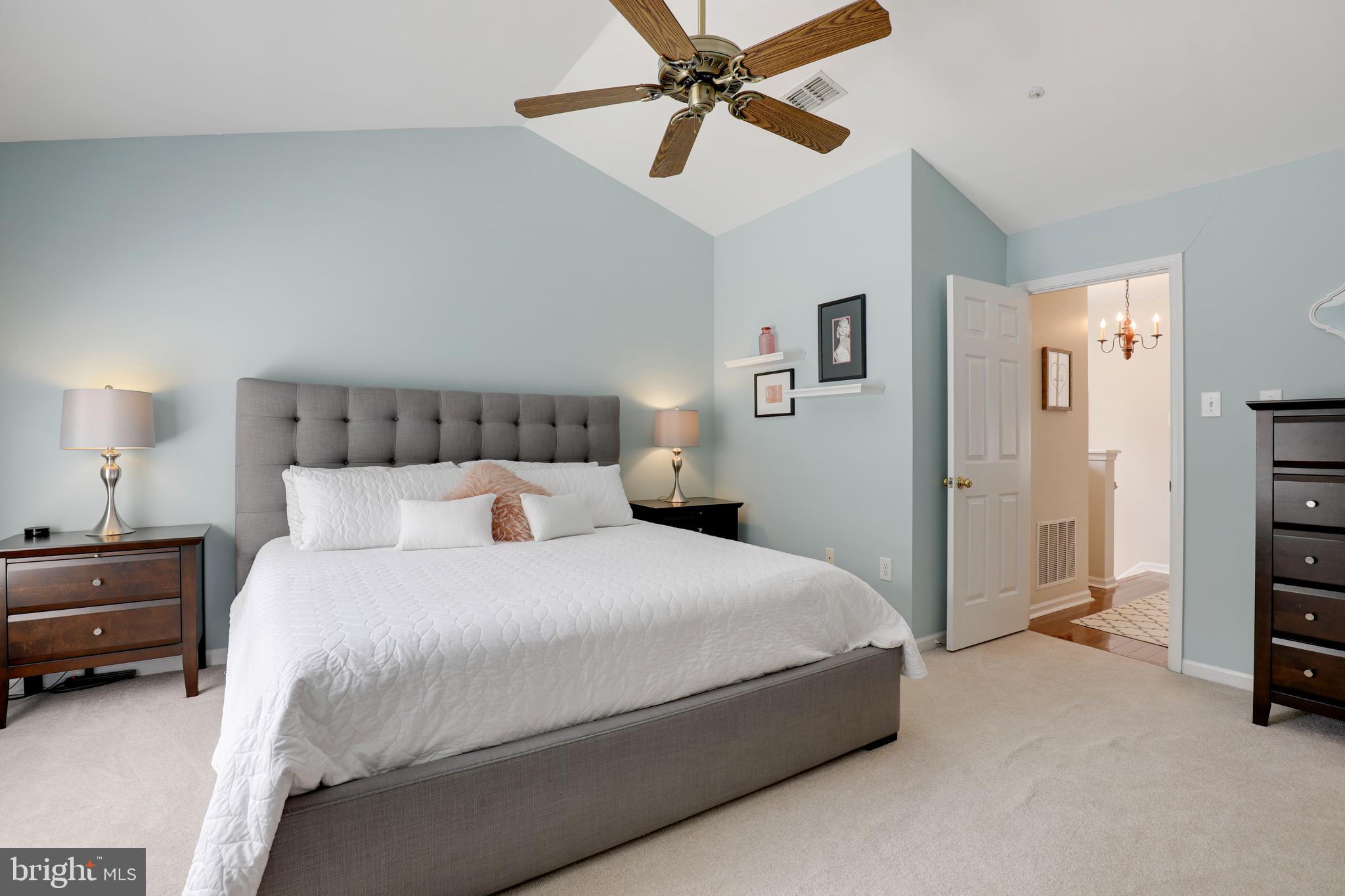 COUNTRY WALK - Residential