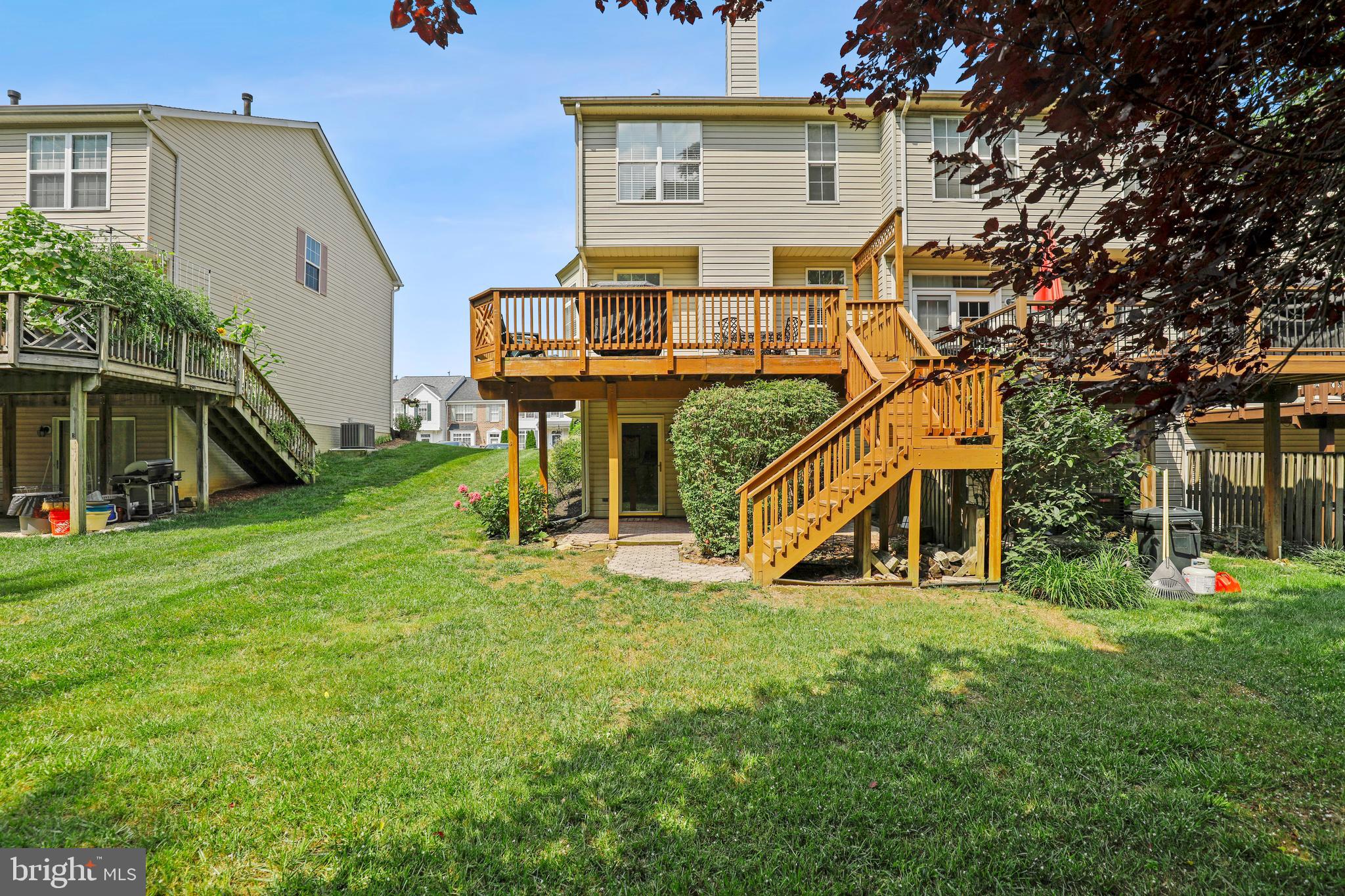 COUNTRY WALK - Residential