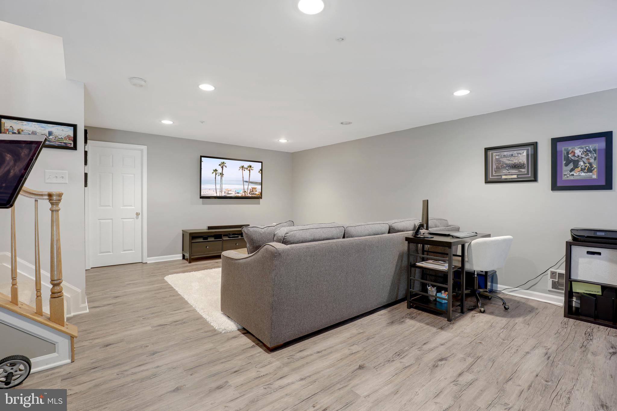 COUNTRY WALK - Residential