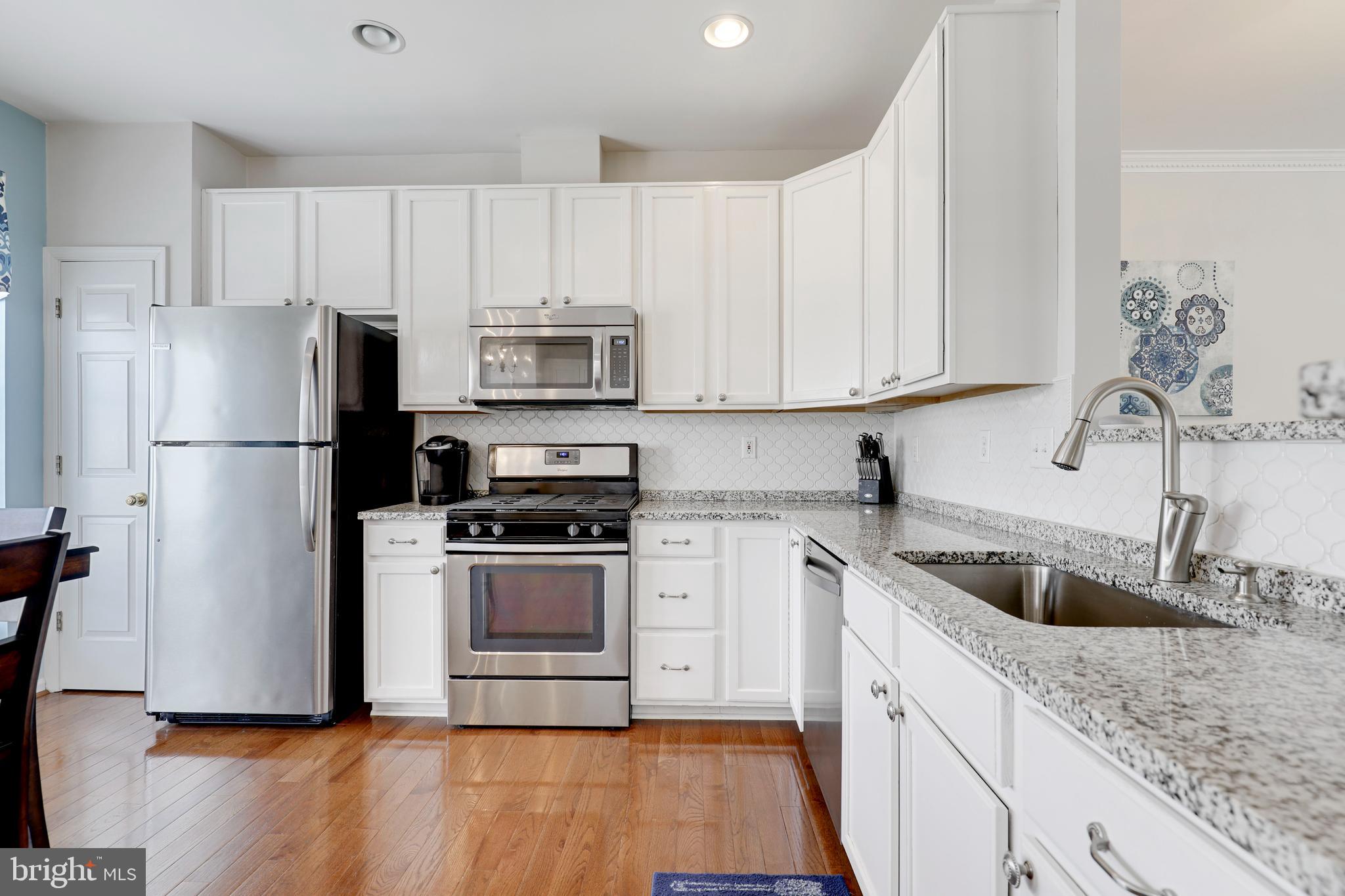 COUNTRY WALK - Residential