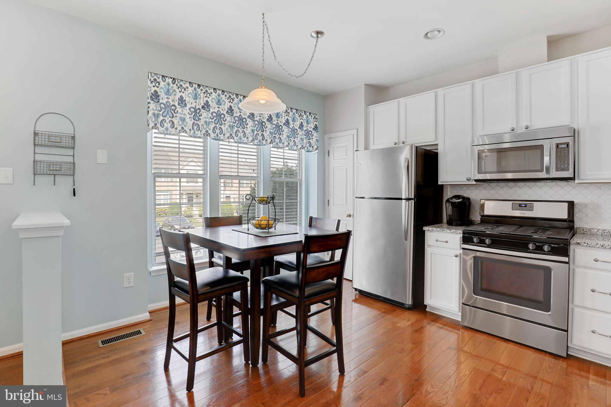 COUNTRY WALK - Residential