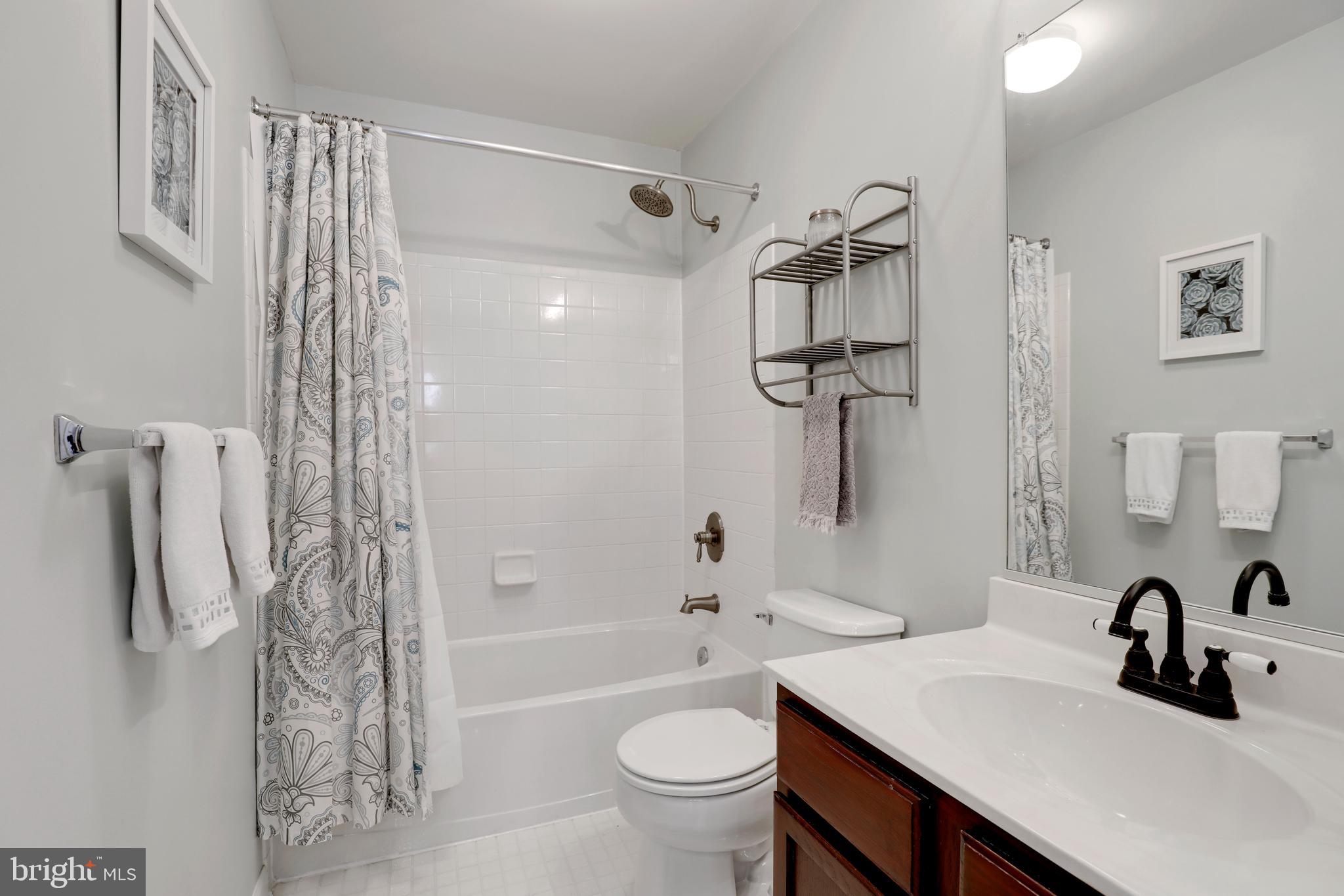 COUNTRY WALK - Residential