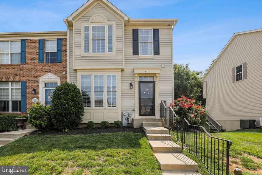 END UNIT TOWNHOME WITH LUXURY KITCHEN AND  NEW ROOF IN 2020!  THIS END UNIT HAS BEEN METICULOUSLY MAINTAINED AND UPDATE WITH ALL WHITE KITCHEN CABINETS, NEW HARDWARE, DESIGNER BACKSPLASH AND STAINLESS STEEL APPLIANCES WITH UPGRADED GAS RANGE.   NEWER HARDWOOD FLOORS ON ENTIRE MAIN LEVEL.  FINISHED BASEMENT WITH HIGH END VINYL FLOORING WITH WALK OUT TO PAVER PATIO.  3 PIECE ROUGH IN IS READY FOR A FULL BATHROOM.   THE UPPER LEVEL FEATURES 3 LARGE BEDROOMS INCLUDING AN OWNERS SUITE WITH VAULTED CEILING, LARGE CLOSET AND DOUBLE BOWL VANITY.  2 ASSIGNED SPACES DIRECTLY IN FRONT OF THE HOME!