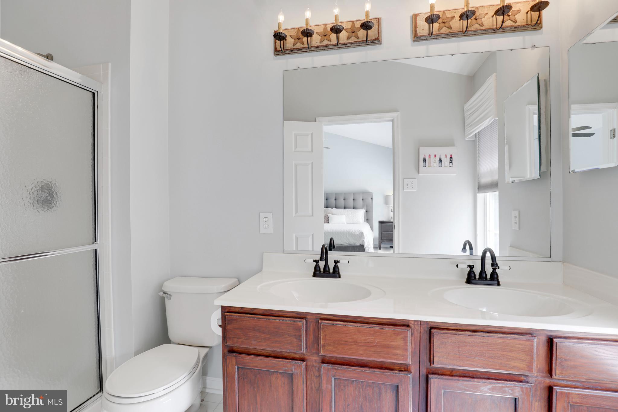 COUNTRY WALK - Residential