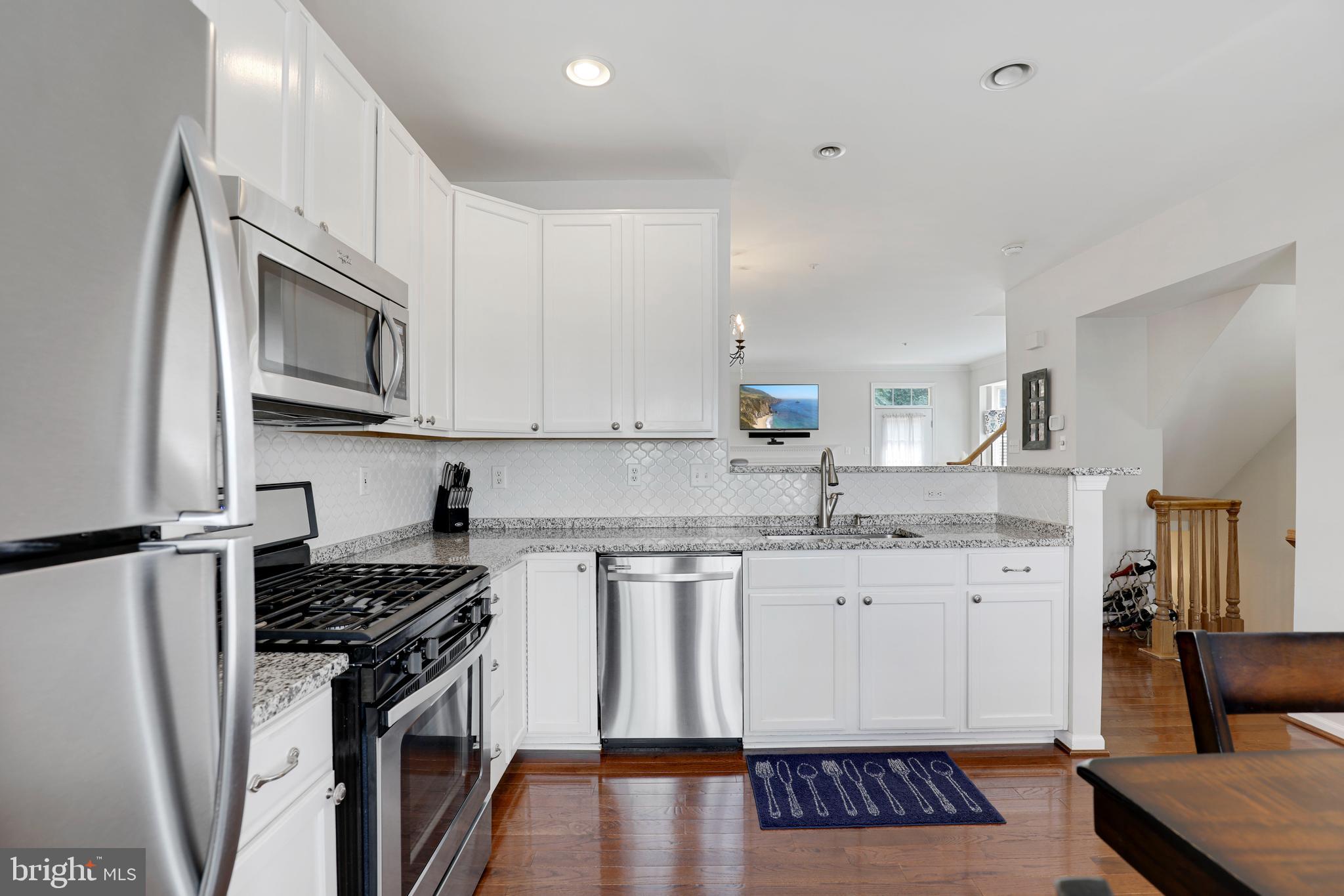 COUNTRY WALK - Residential