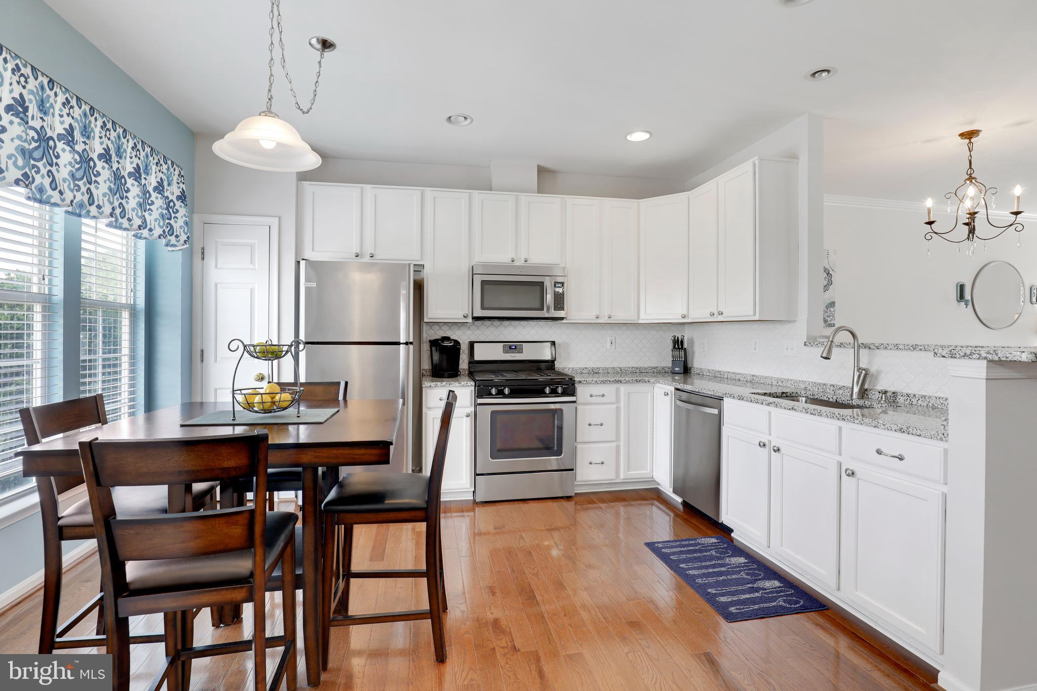 COUNTRY WALK - Residential