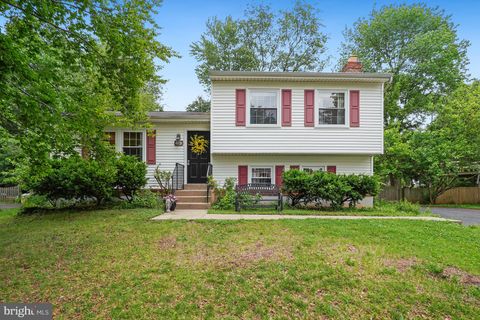 Photo of 9203 Landgreen Street, MANASSAS, VA 20110 (MLS # VAMN2011050)