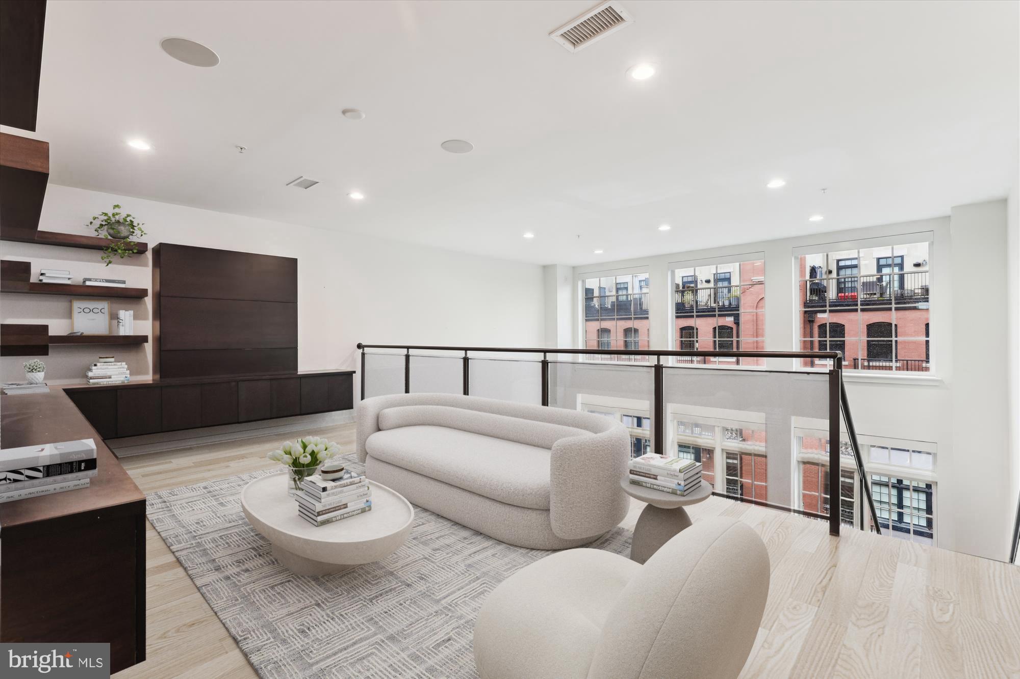 GASLIGHT SQUARE - Residential