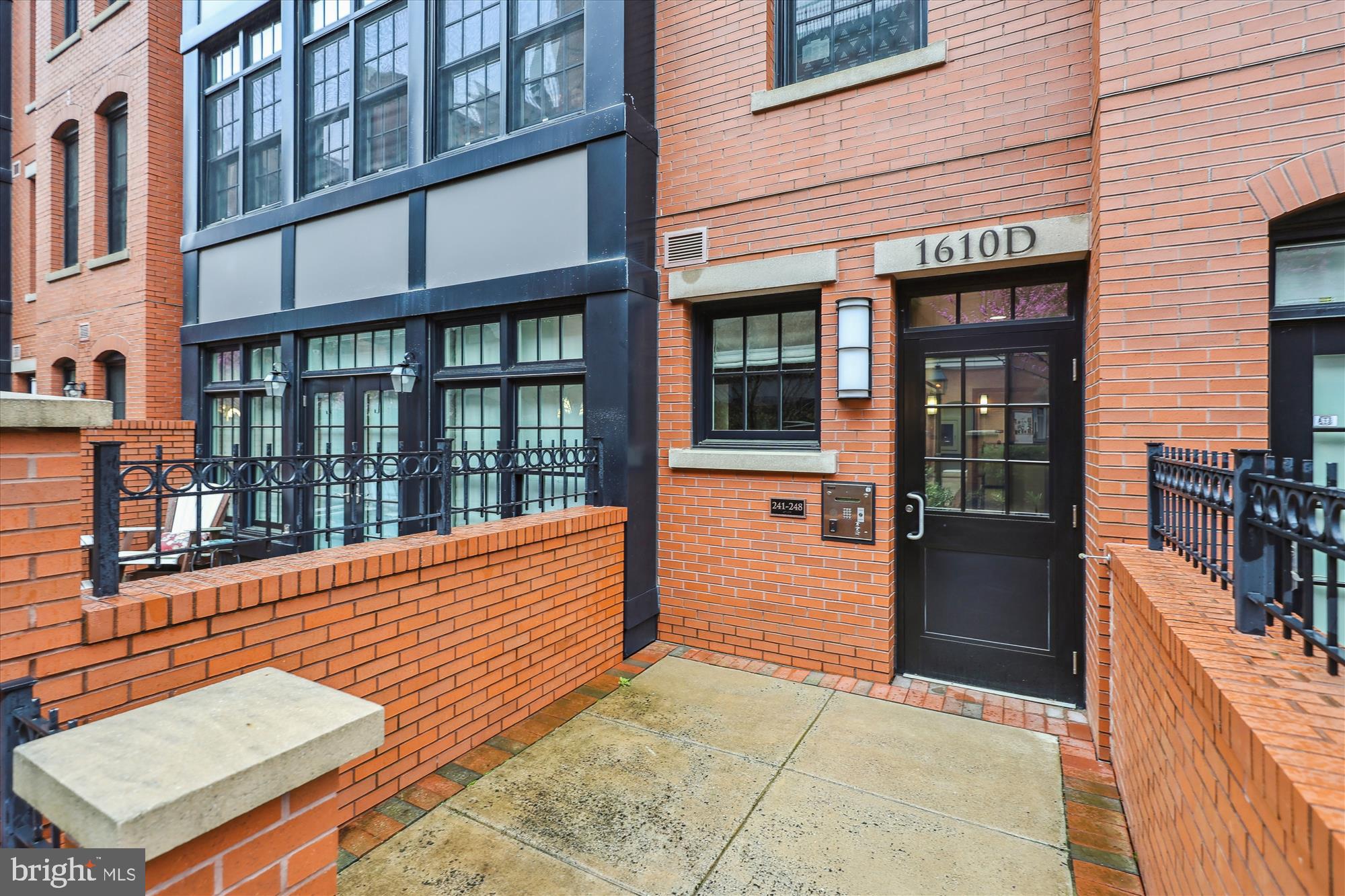 GASLIGHT SQUARE - Residential