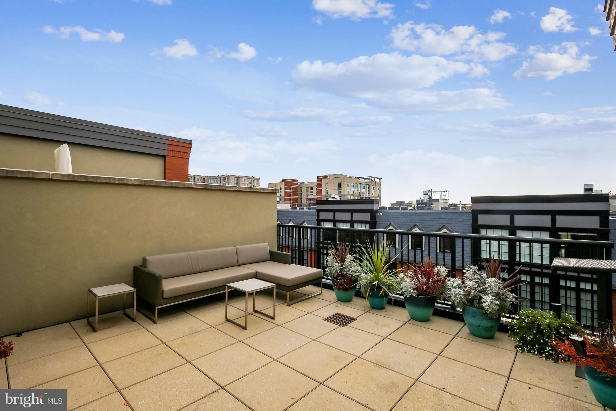 GASLIGHT SQUARE - Residential