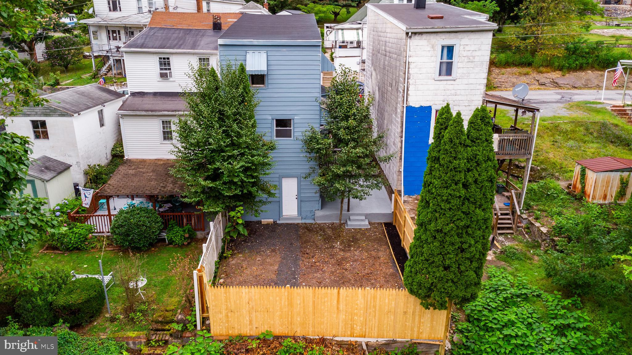 229 W WALLACE STREET