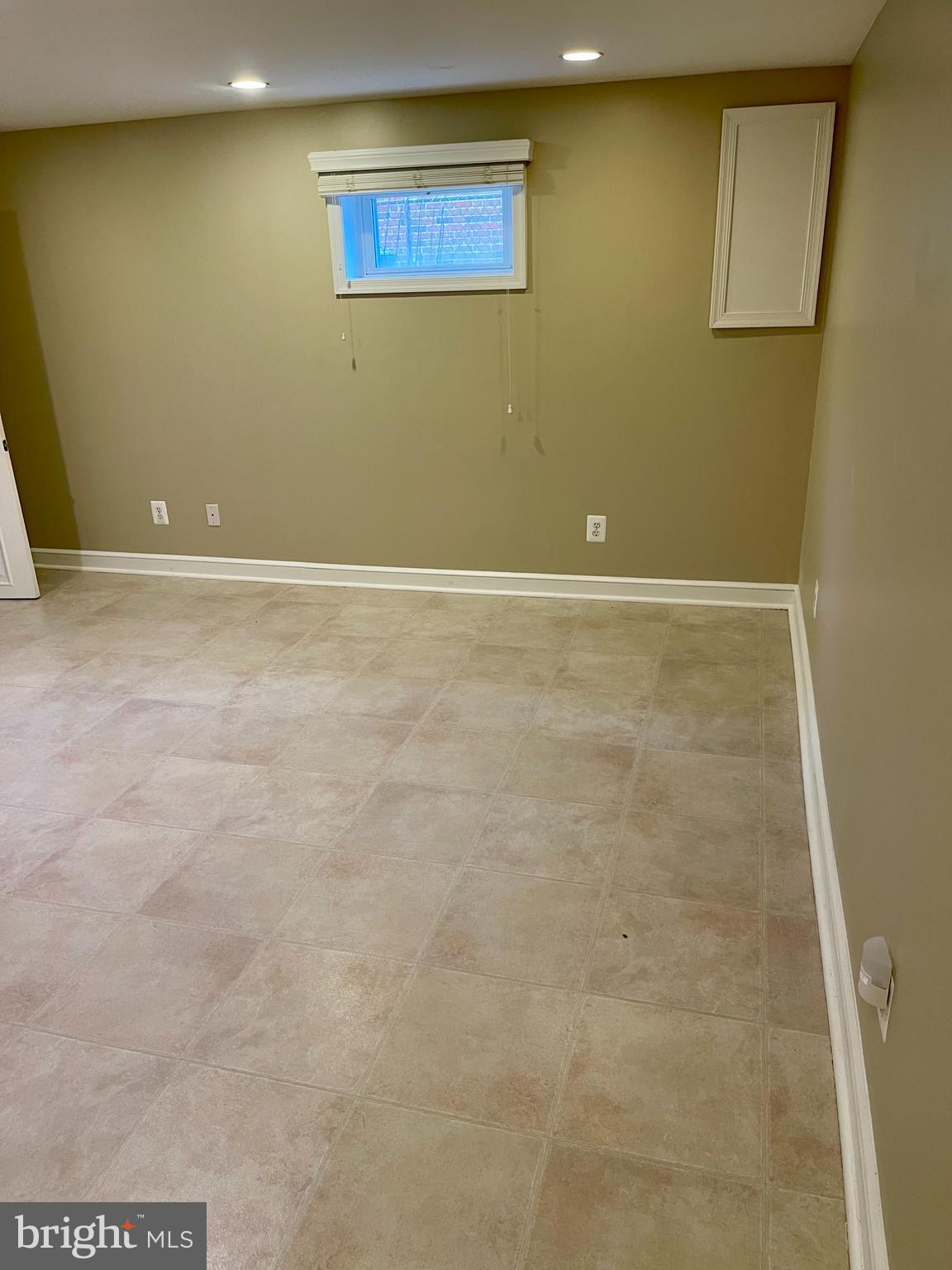 CHURCH COURTS - Residential Lease