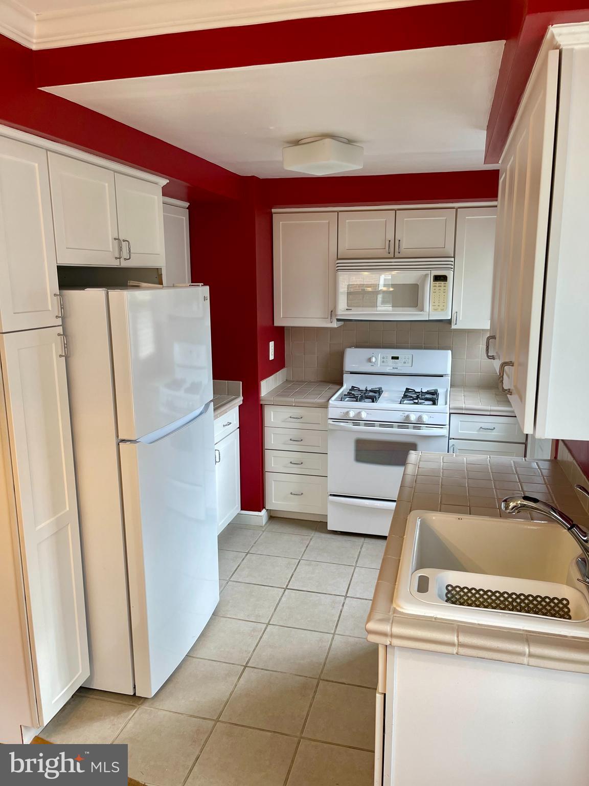 CHURCH COURTS - Residential Lease