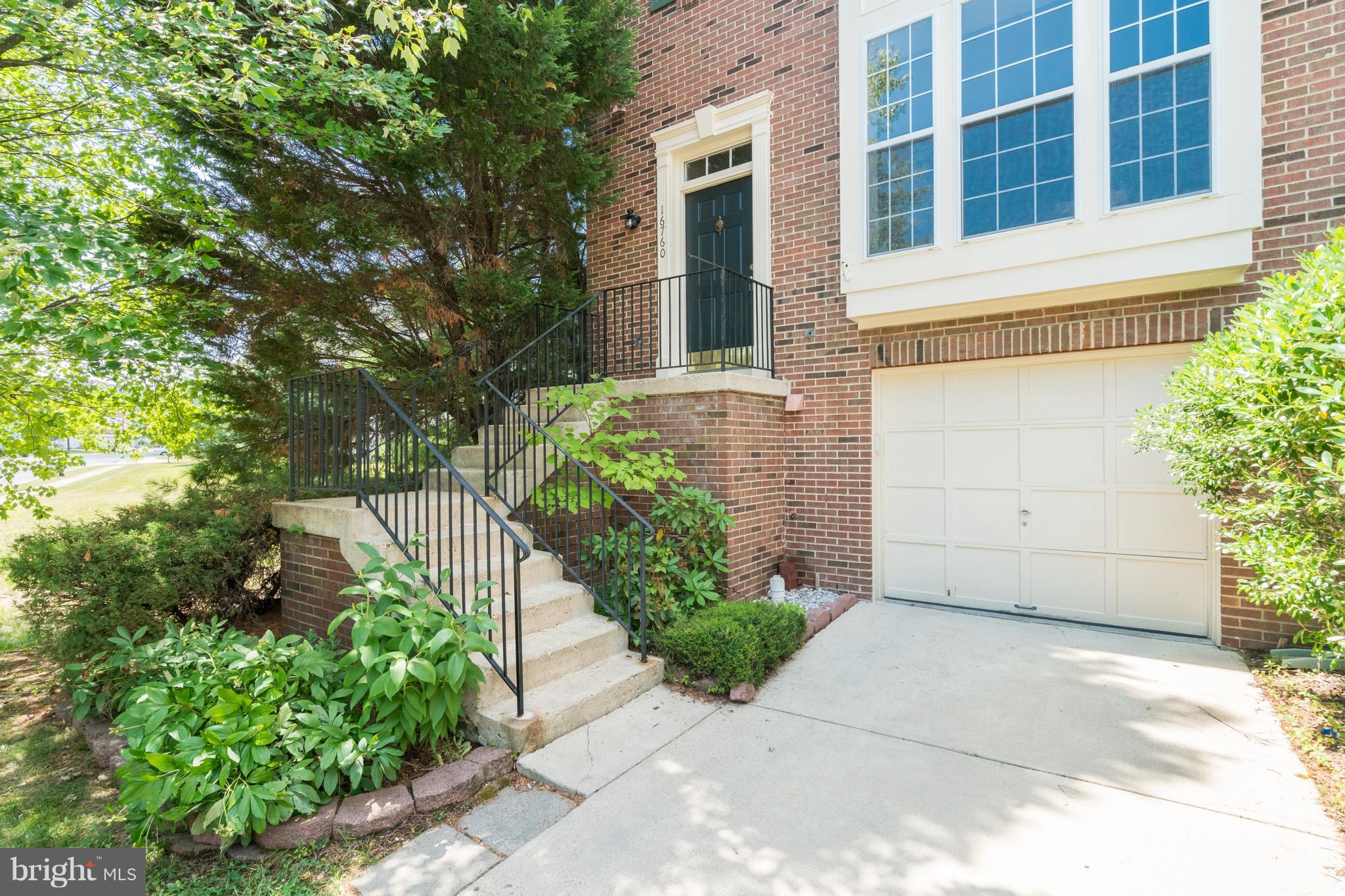 RIVER OAKS - Residential