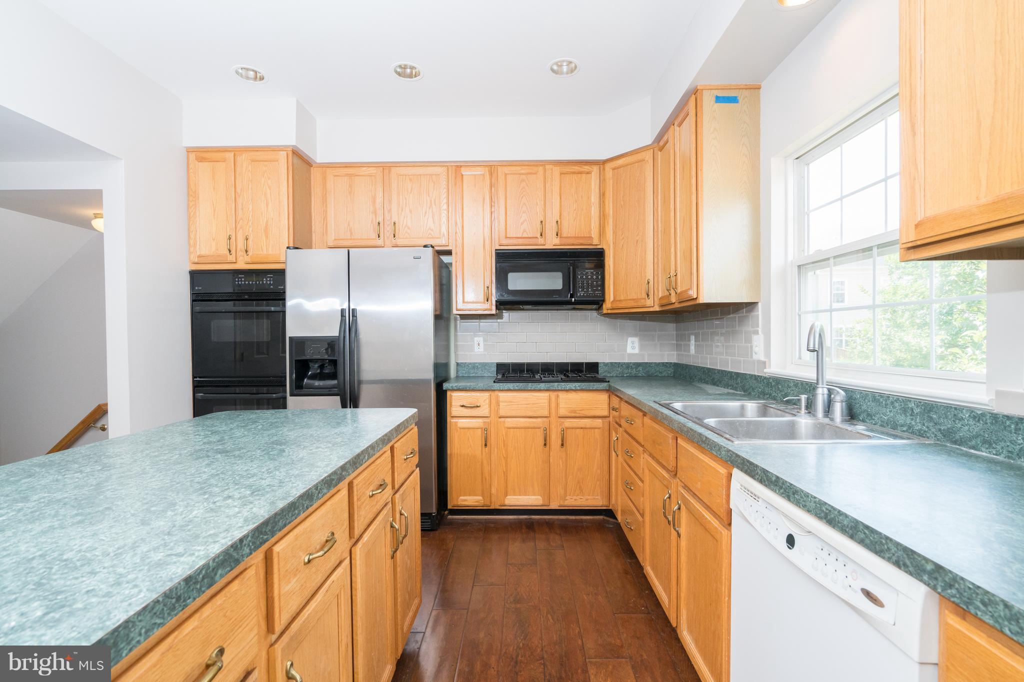 RIVER OAKS - Residential