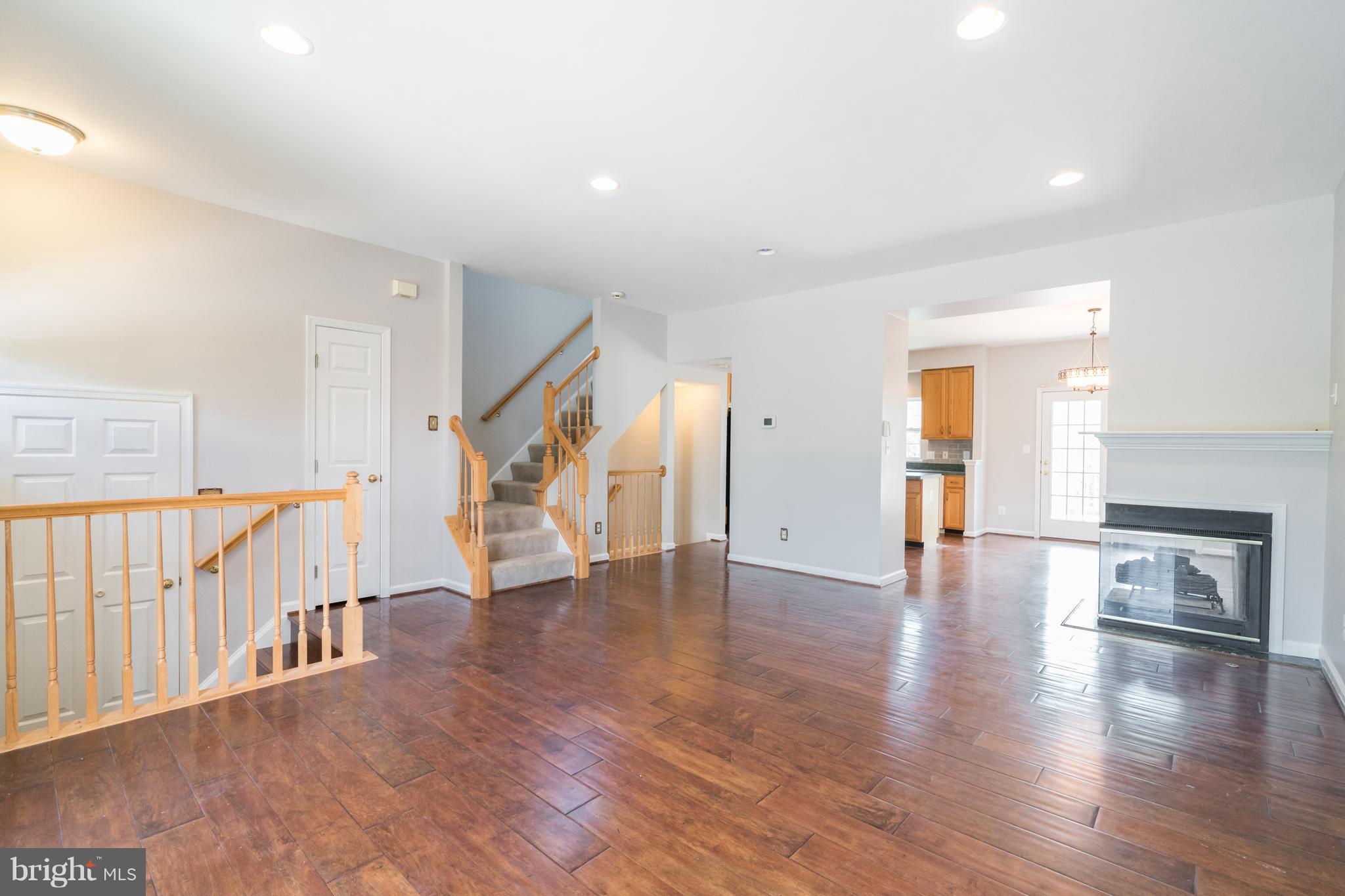 RIVER OAKS - Residential