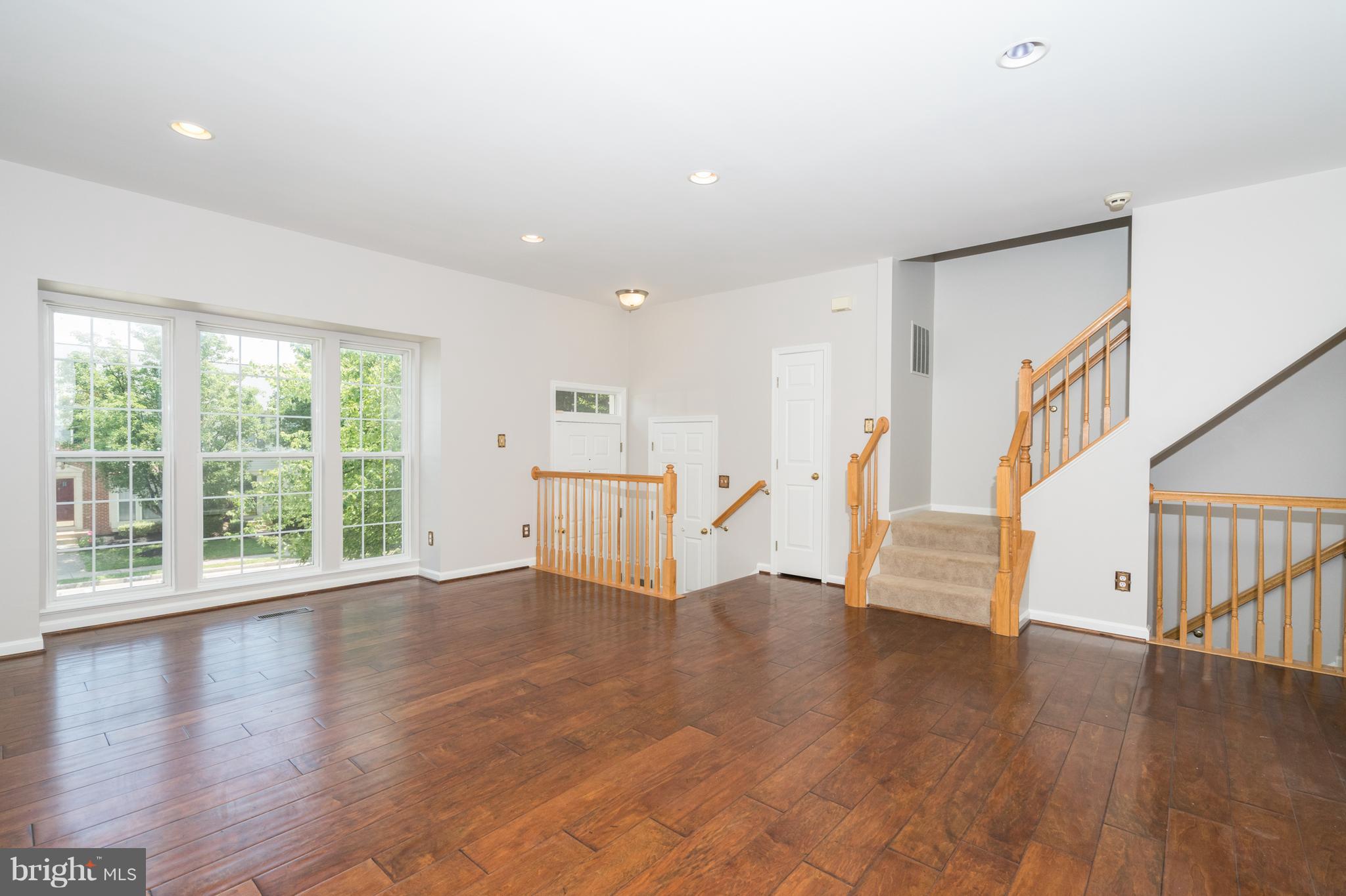 RIVER OAKS - Residential