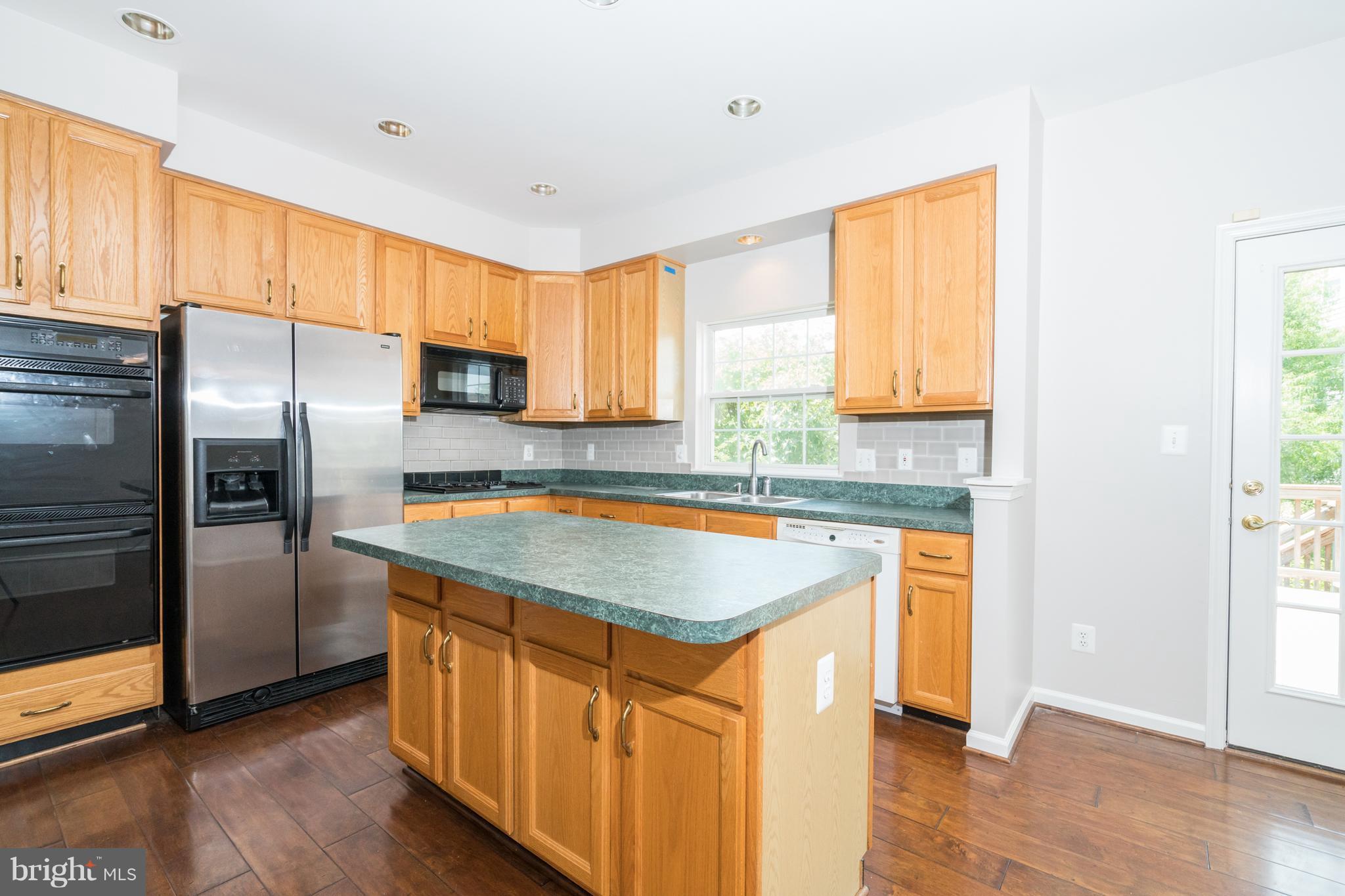 RIVER OAKS - Residential