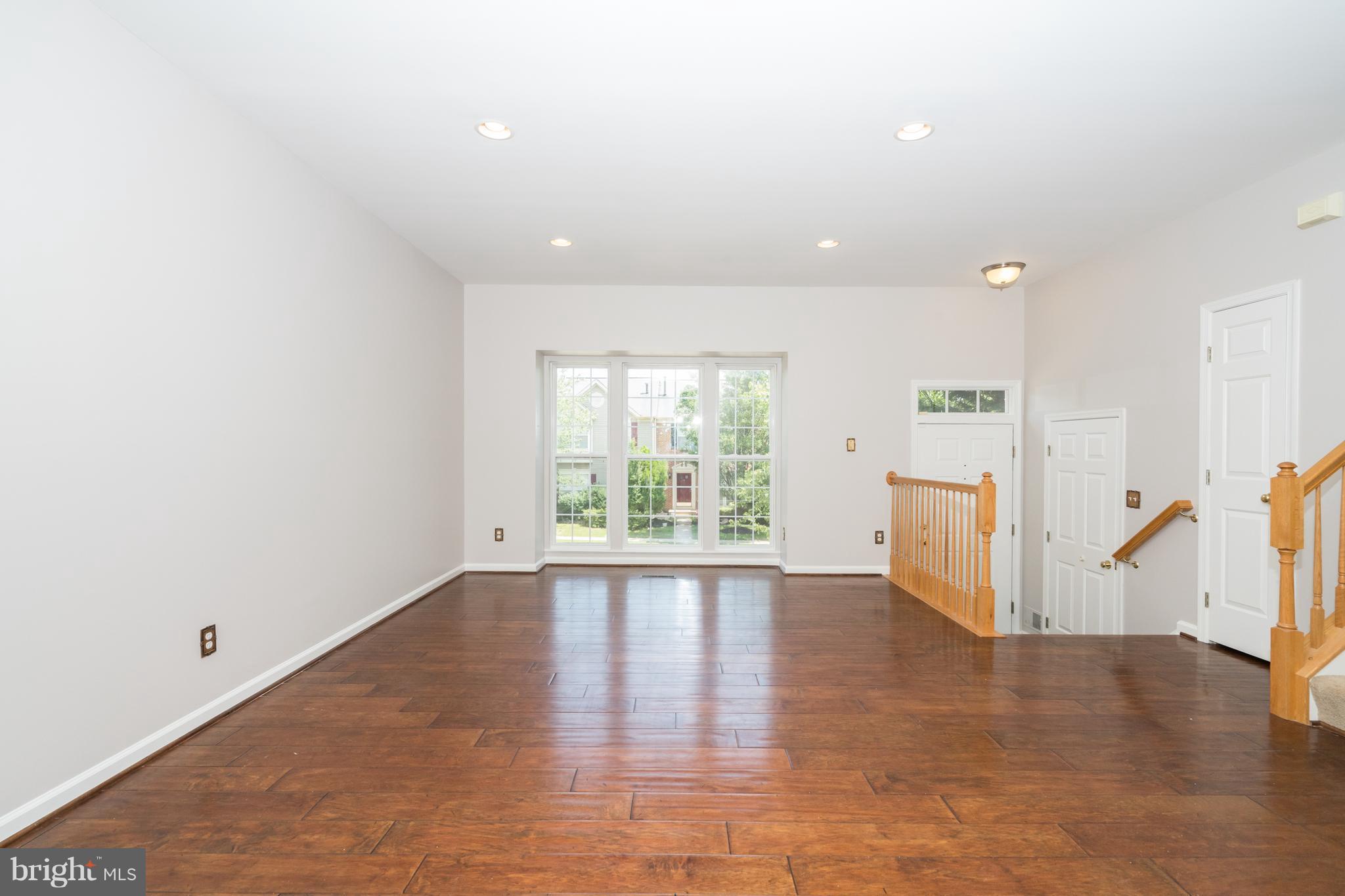 RIVER OAKS - Residential