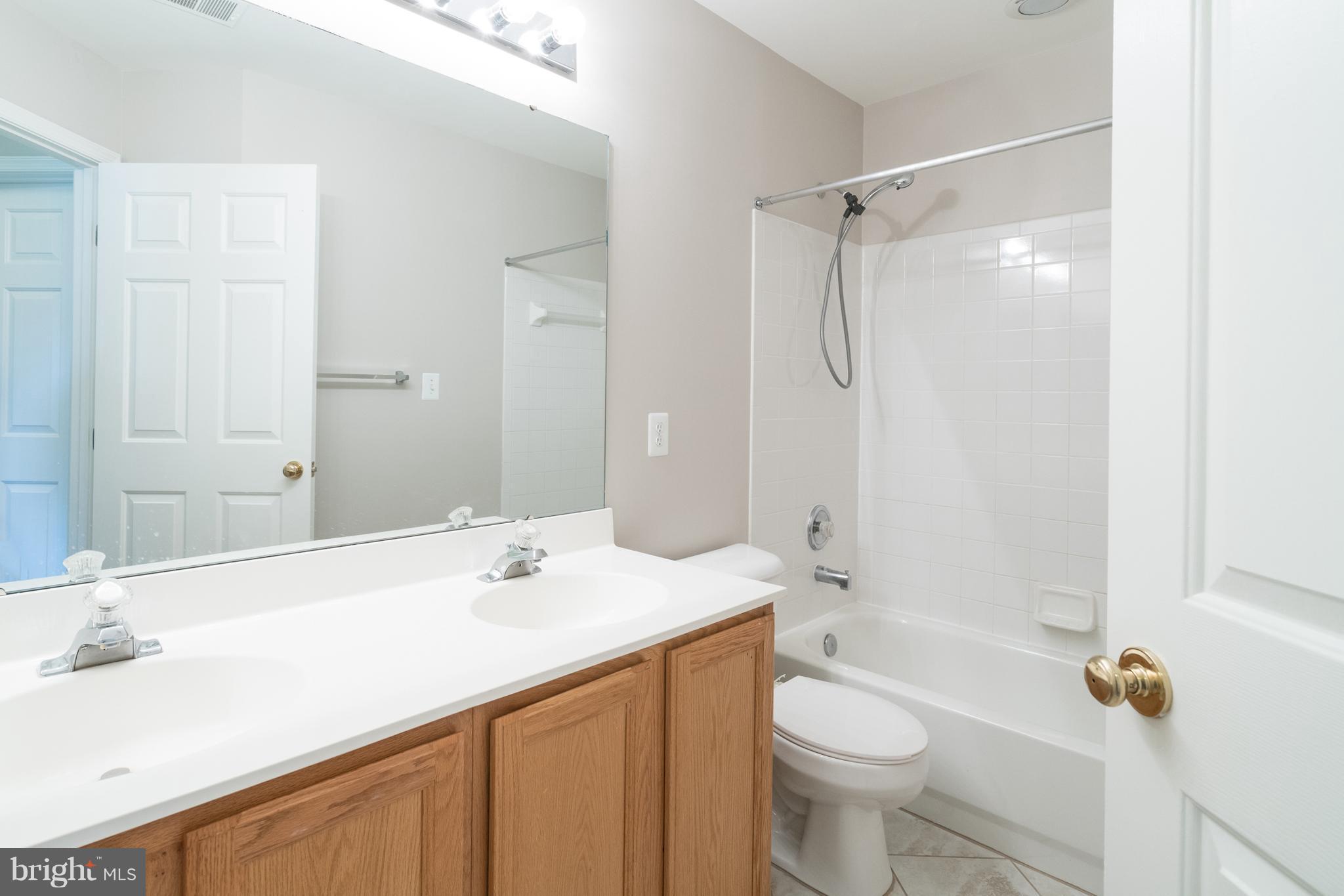 RIVER OAKS - Residential