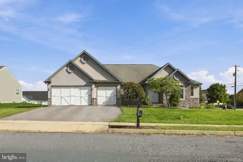 1001 River Crest Drive, Reading, PA 19605 - #: PABK2079118