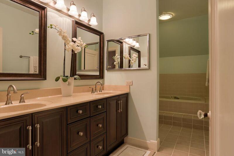 MILLERSVILLE - Residential