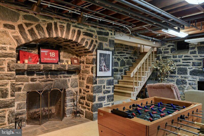 MILLERSVILLE - Residential