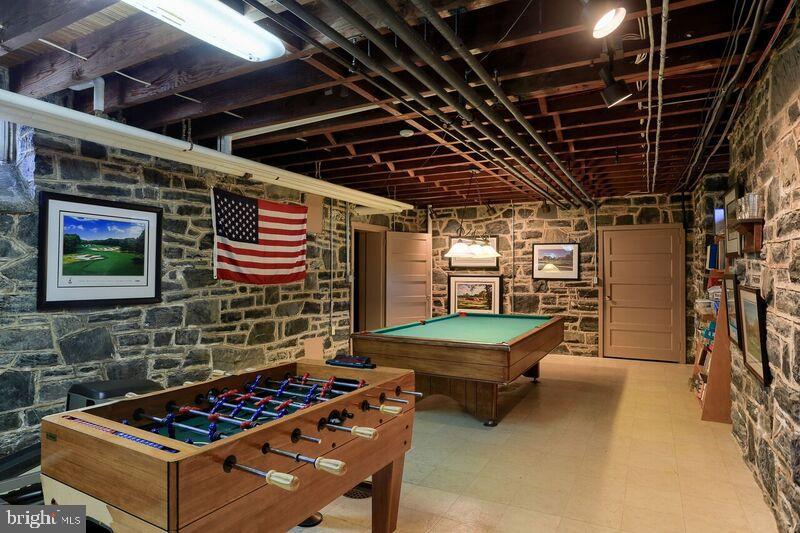 MILLERSVILLE - Residential