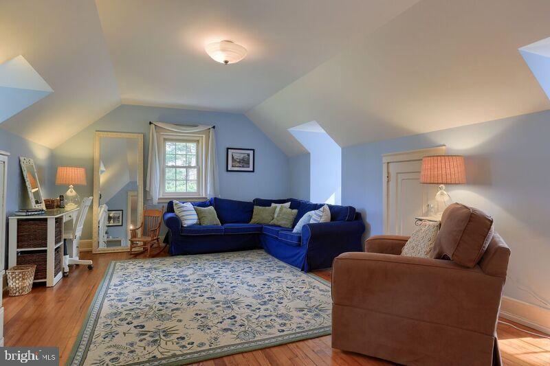 MILLERSVILLE - Residential