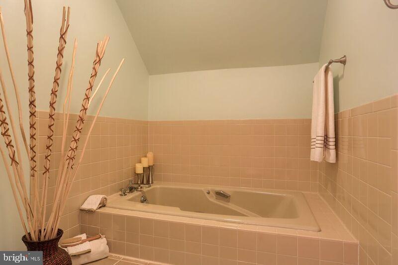 MILLERSVILLE - Residential