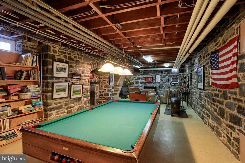 MILLERSVILLE - Residential