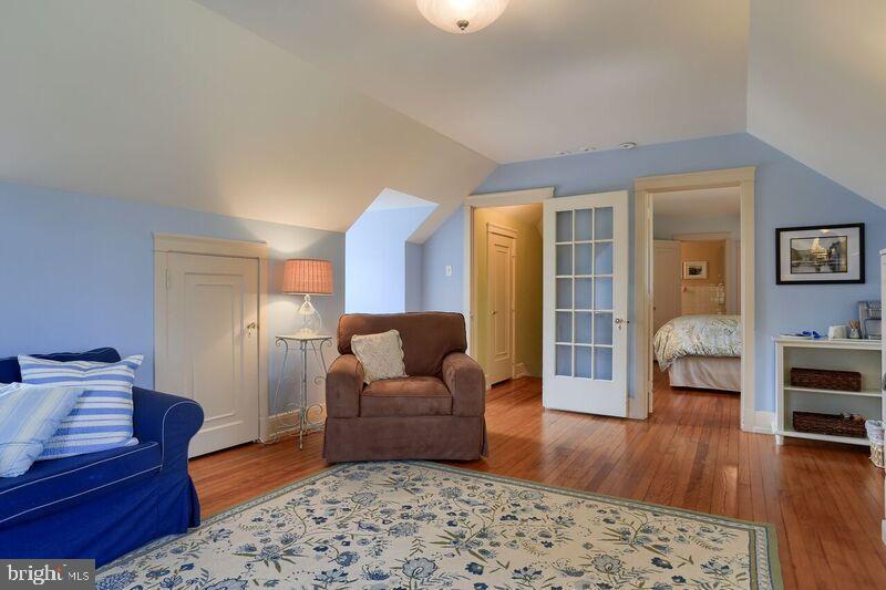 MILLERSVILLE - Residential