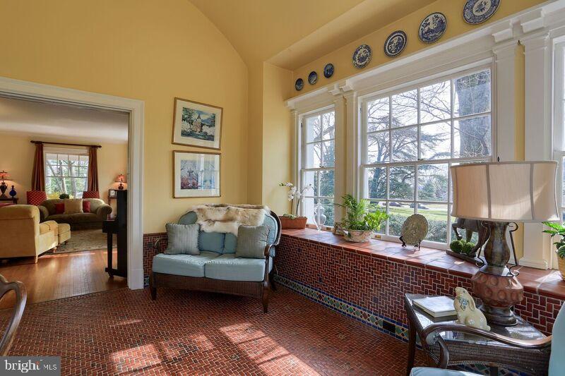 MILLERSVILLE - Residential