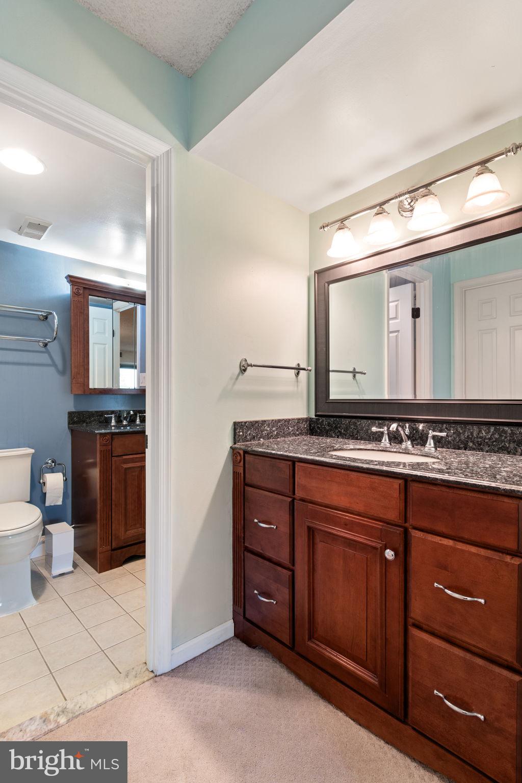 LAKESIDE PLAZA - Residential