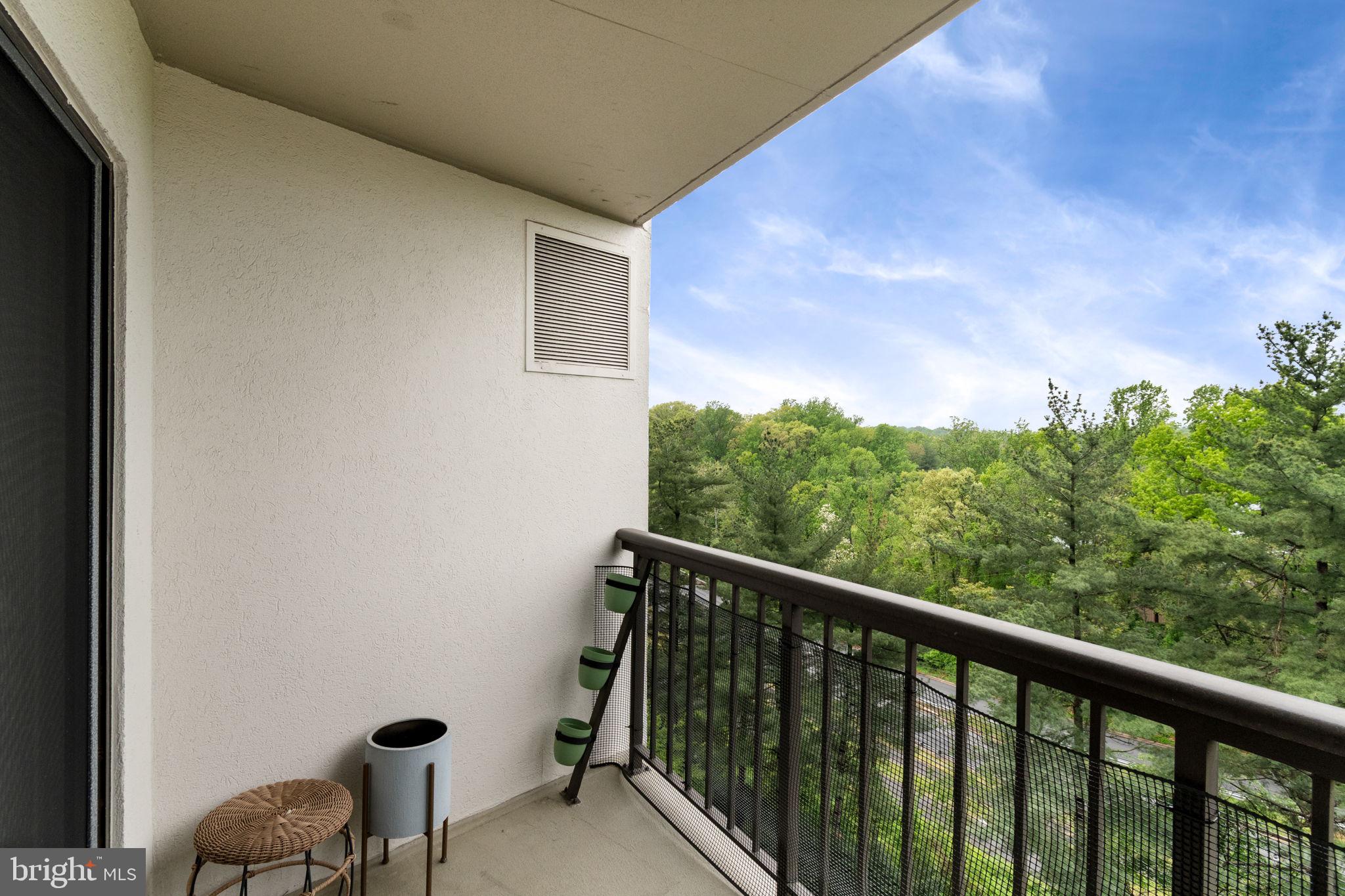 LAKESIDE PLAZA - Residential