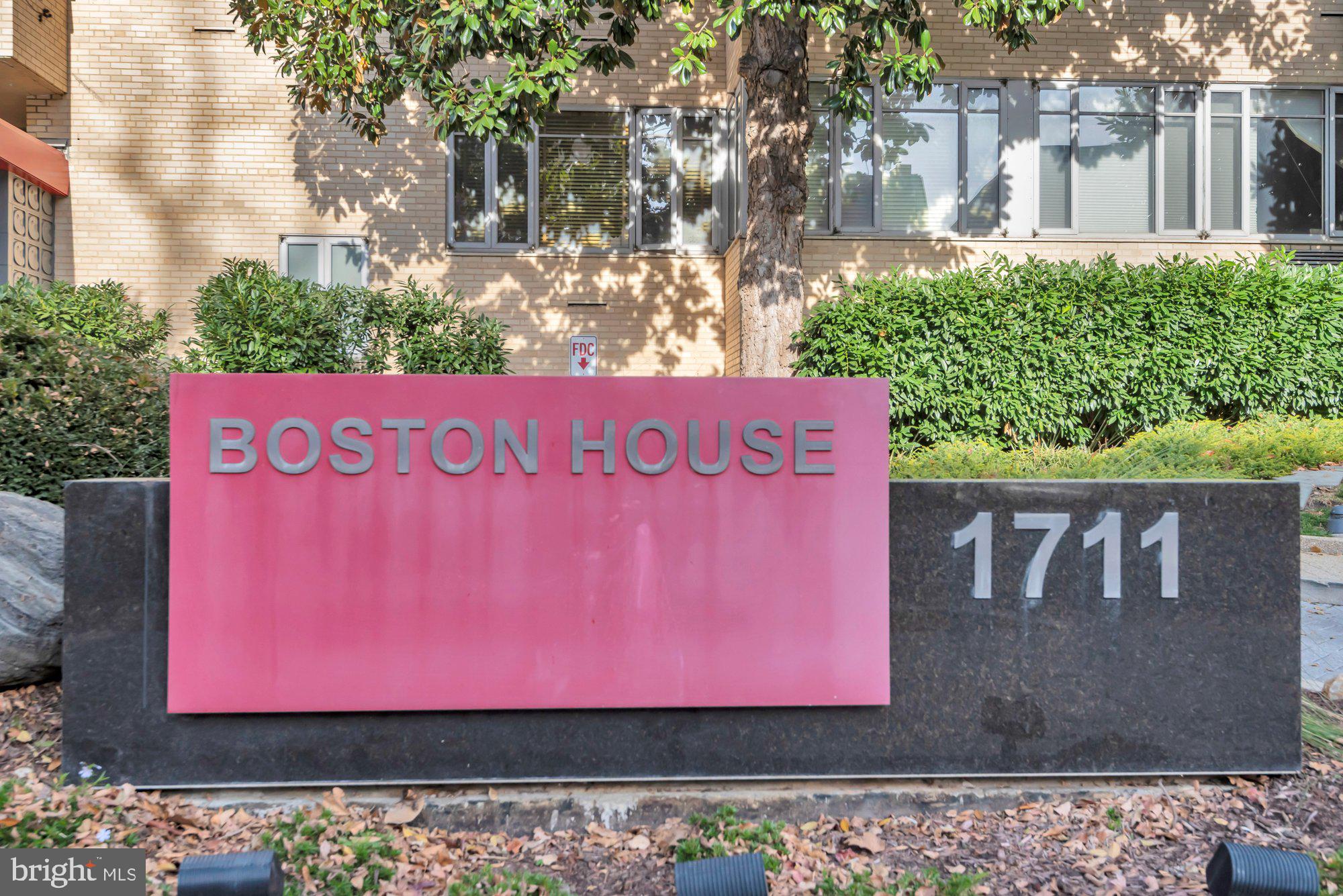 1711 MASSACHUSETTS NW 223