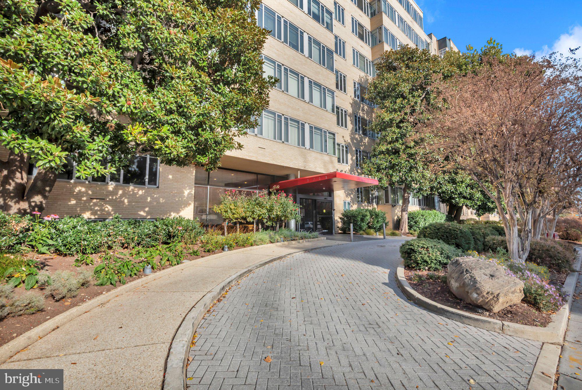 1711 MASSACHUSETTS NW 223