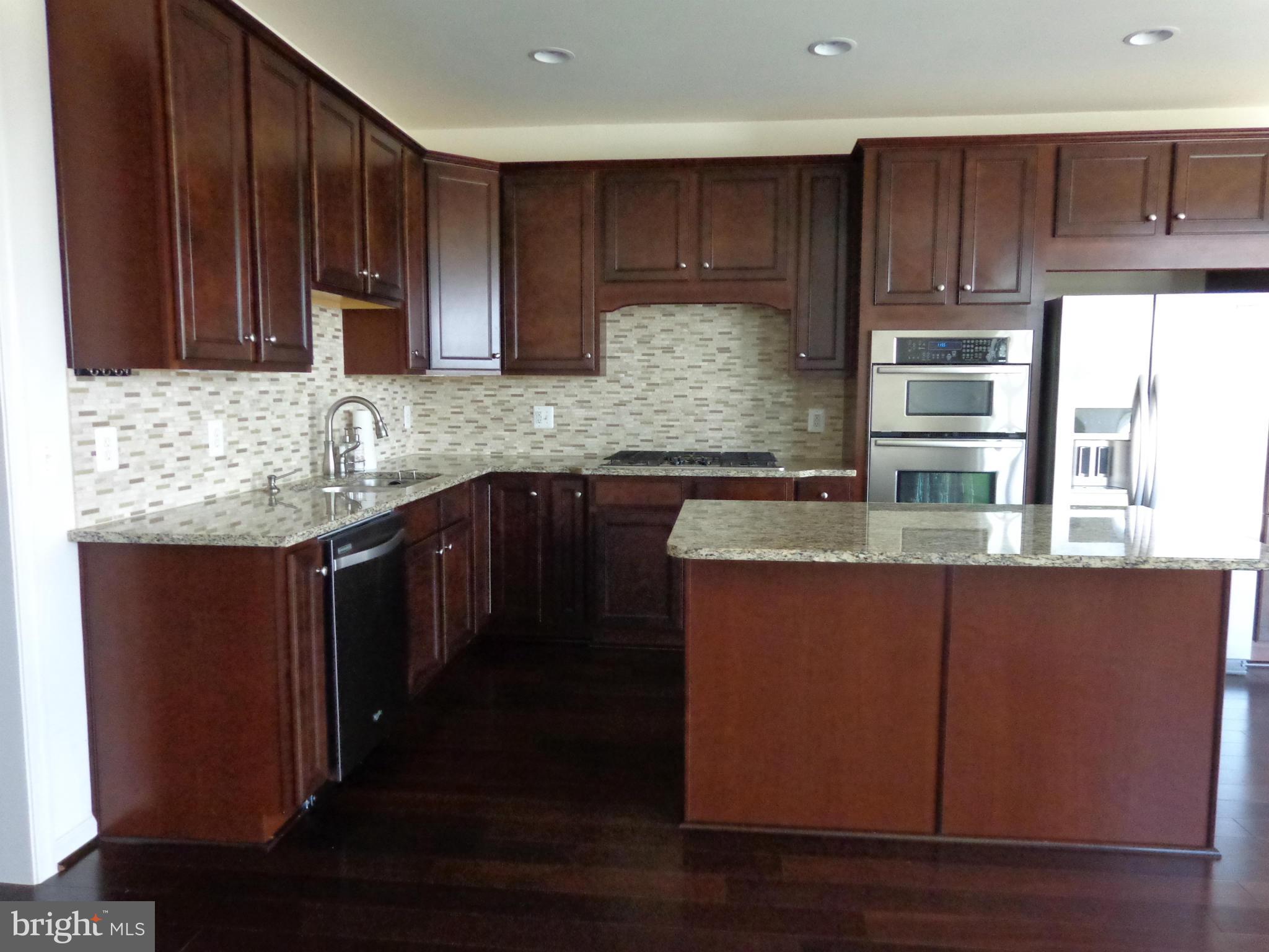 STRATSHIRE CROSSING - Residential