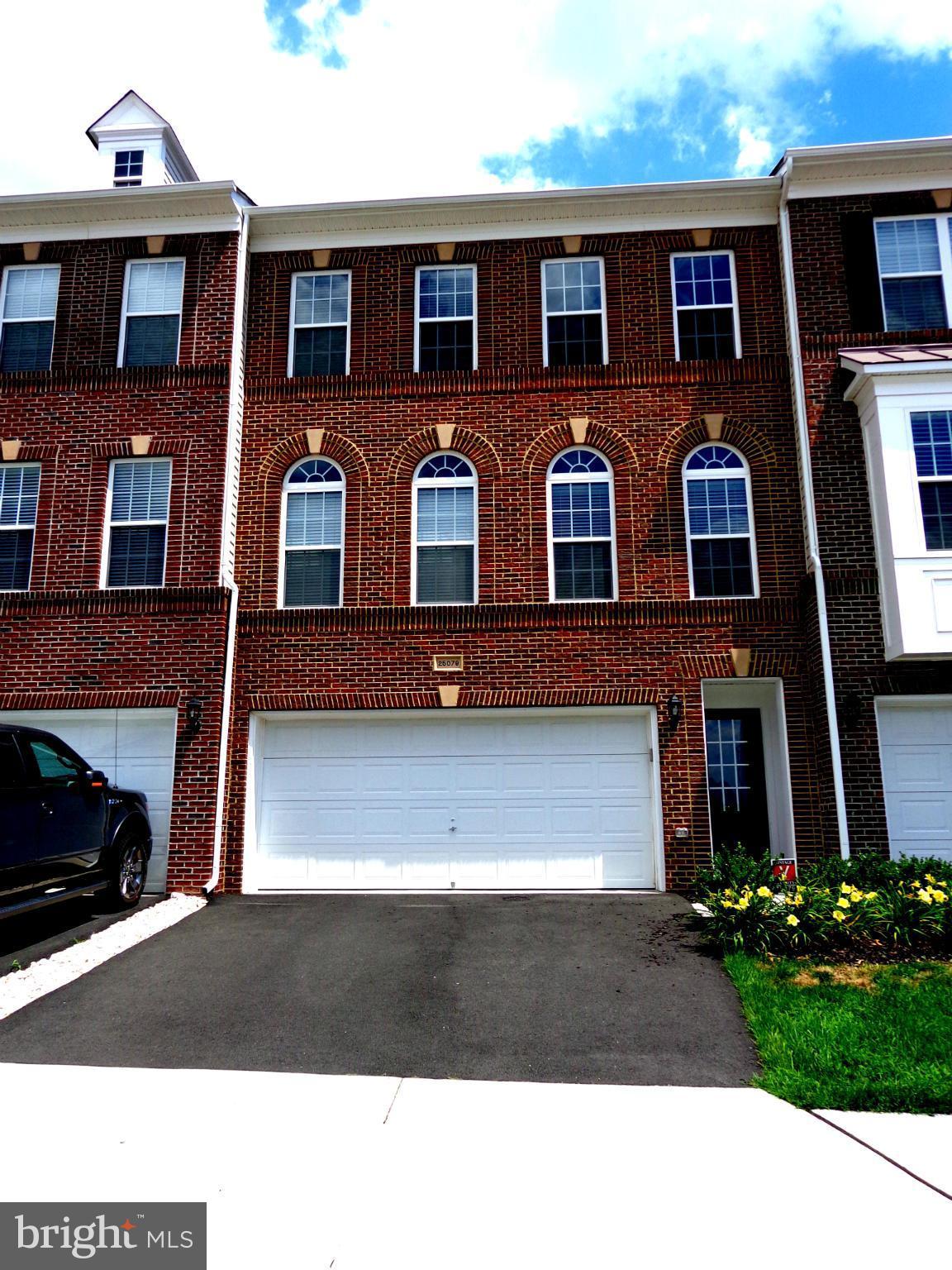 STRATSHIRE CROSSING - Residential