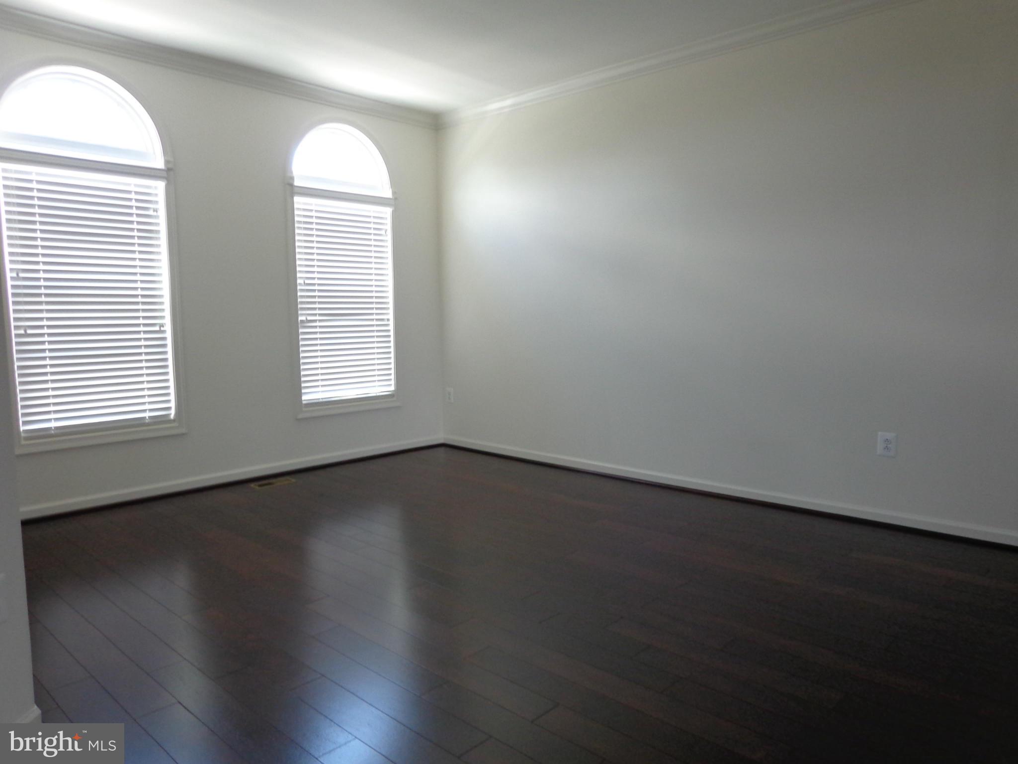 STRATSHIRE CROSSING - Residential