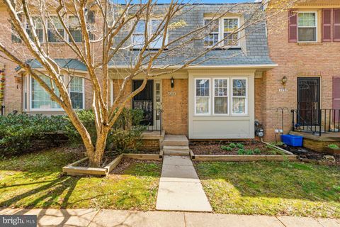 Photo of 8955 Omega Court, SPRINGFIELD, VA 22152 (MLS # VAFX2300742)