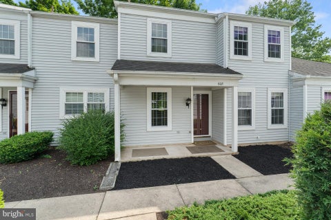Townhouse For Sale - 608 Cambridge Court<br/> PALMYRA, PA 17078
