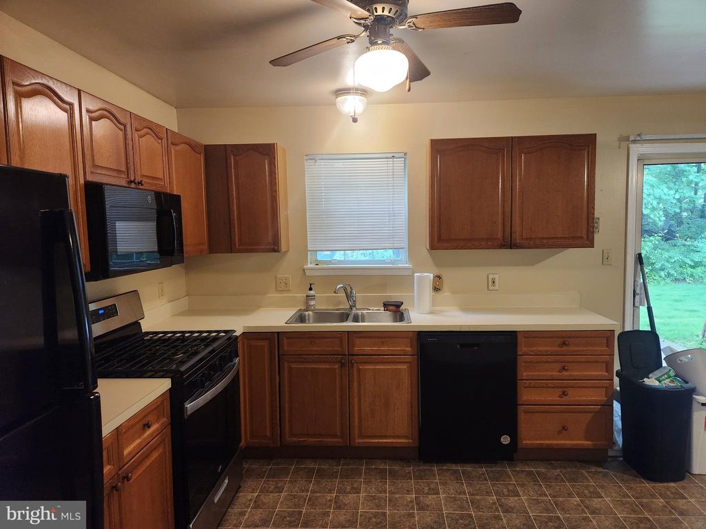 Photo of 408 Rockwood Drive, ELIZABETHTOWN, PA 17022 (MLS # PALA2072536)