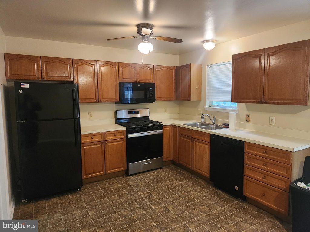 Photo of 408 Rockwood Drive, ELIZABETHTOWN, PA 17022 (MLS # PALA2072536)