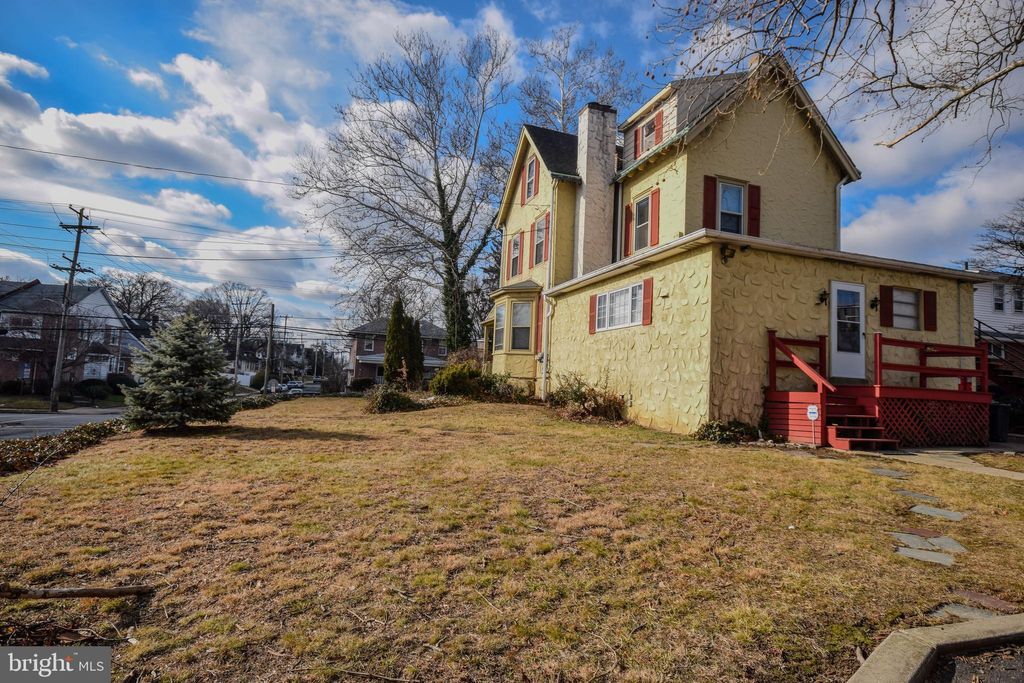 Photo of 703 Clifton Avenue, COLLINGDALE, PA 19023 (MLS # PADE2106428)