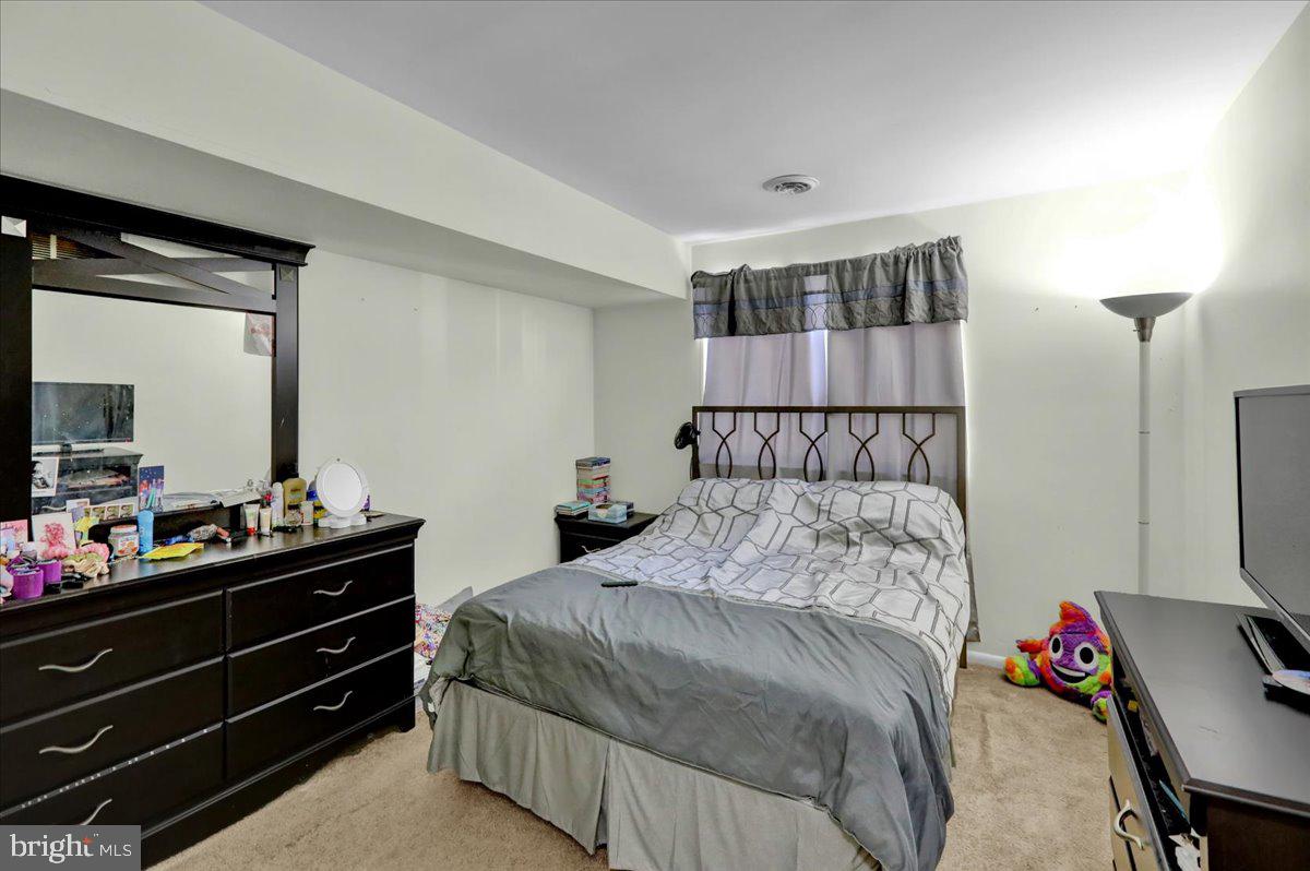 LAUREL SPRINGS - Residential