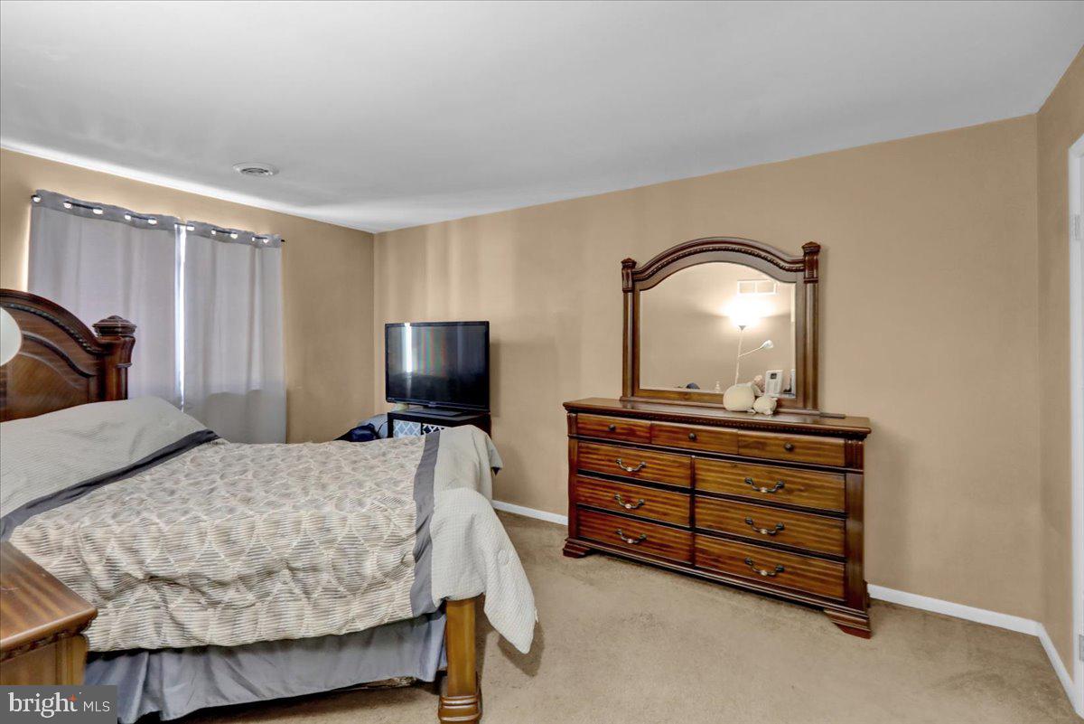 LAUREL SPRINGS - Residential