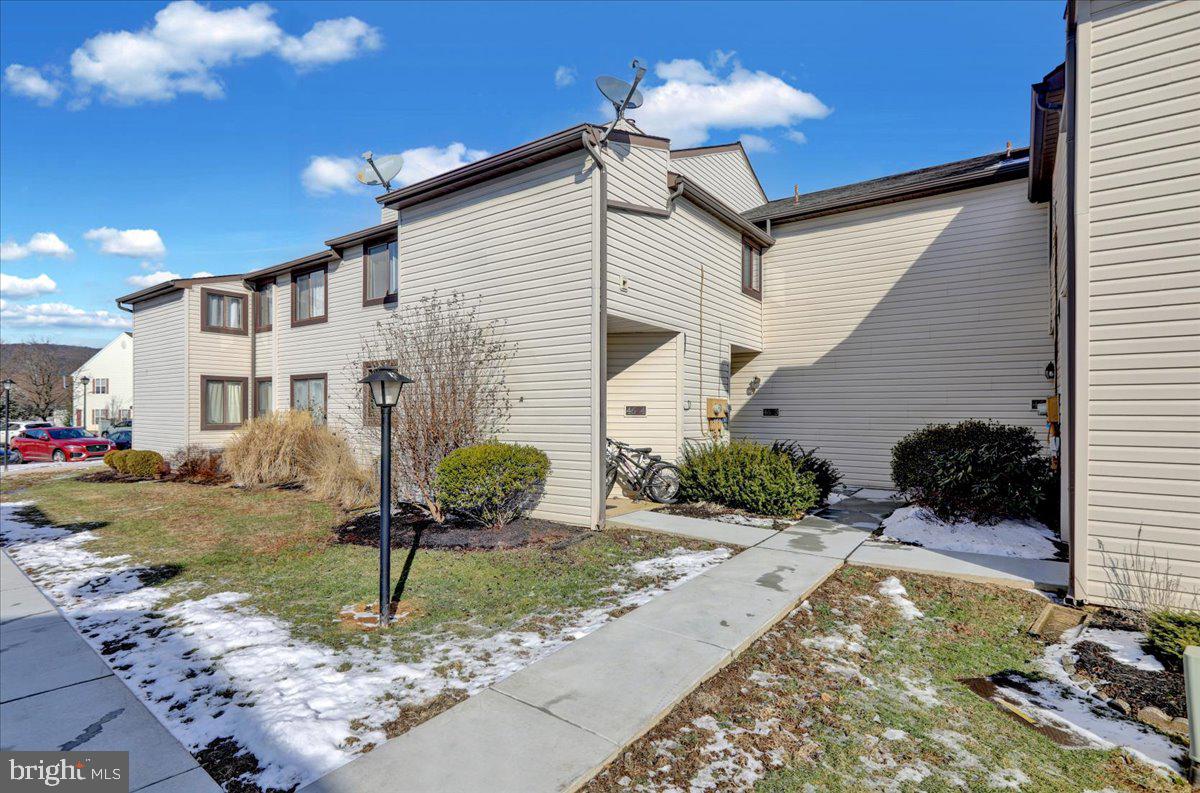 LAUREL SPRINGS - Residential