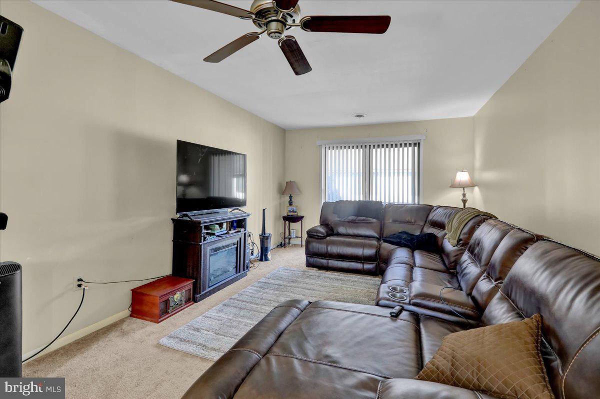 LAUREL SPRINGS - Residential